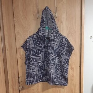 Bandana Print Hooded Top